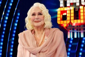 Loretta Goggi in primo piano
