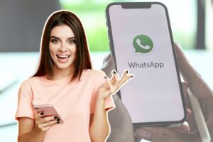 ragazza con cellulare in mano e smartphone