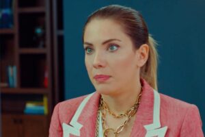 Yilidiz di forbidden fruit con espressione tesa e sconvolta