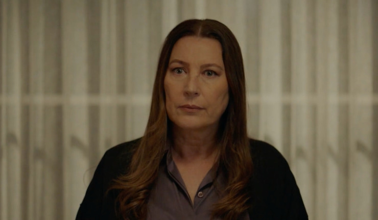 Guzine con un espressione preoccupata