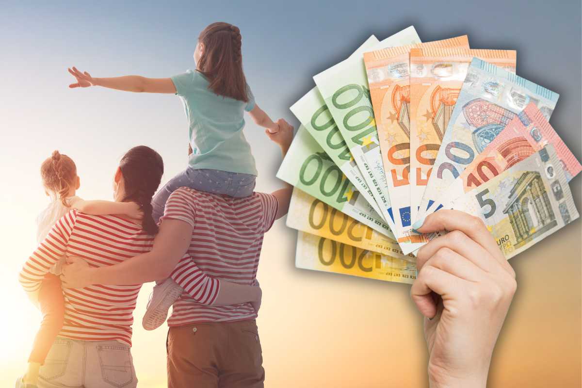 famiglia sullo sfondo e mano con denaro