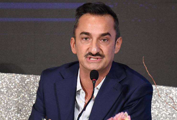 nicola savino mentre parla