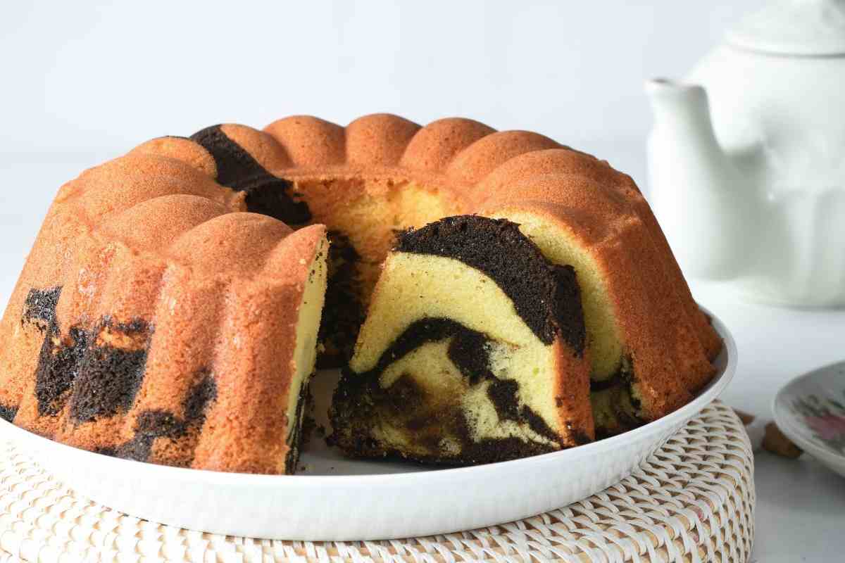 ciambellone soffice alla vaniglia e cioccolato