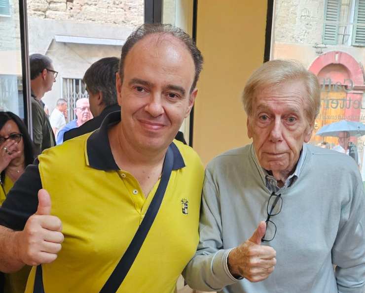 claudio lippi e un uomo