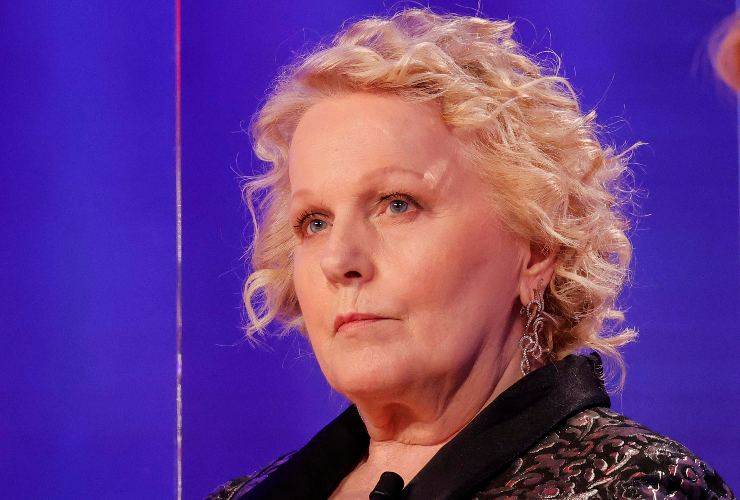 katia ricciarelli seria in primo piano