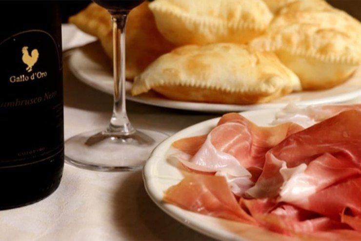 torta fritta e prosciutto crudo
