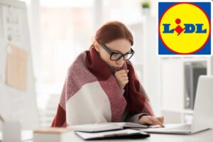 donna coperta e logo Lidl