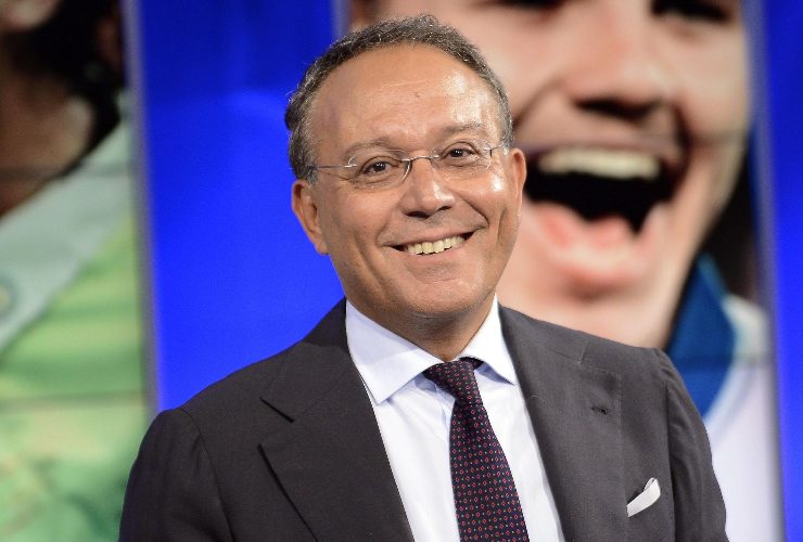 enrico varriale in primo piano