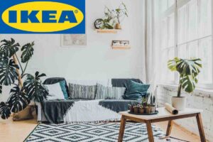 salotto e logo Ikea